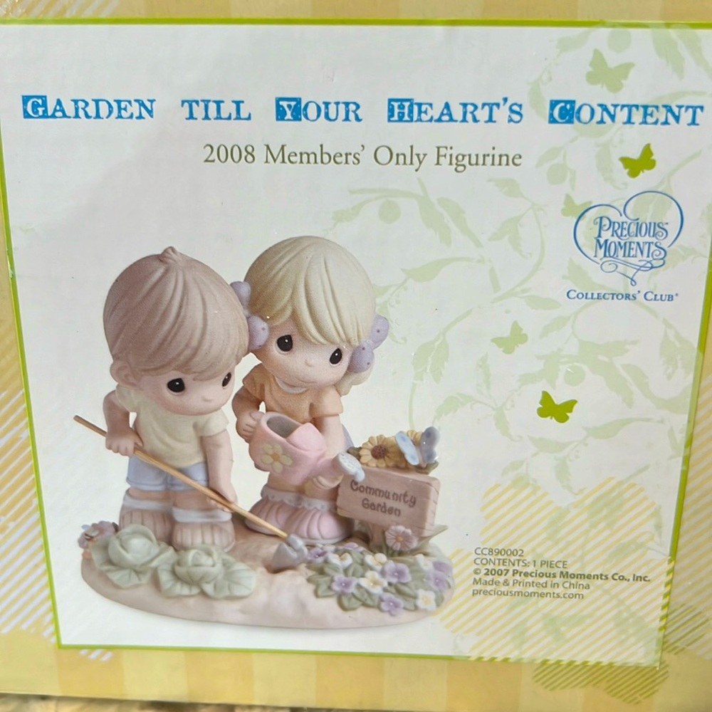 Precious Moments Rare 2008 members only figurine CC89002. “Tend to Others”